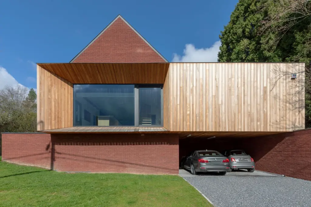 Maison d'architecte à Amay avec bardage bois