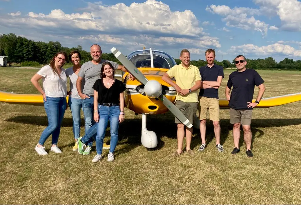Evènement teambuilding au départ d'un vol en biplace